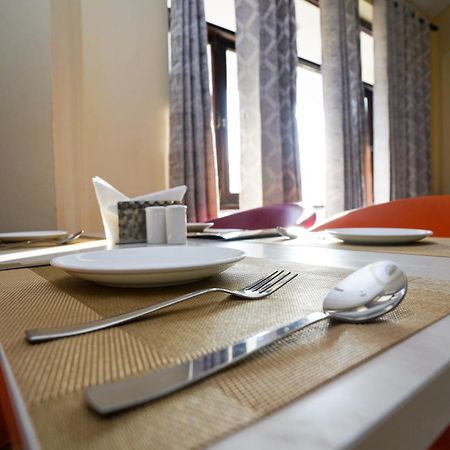 Hotel Neeraj Bhawan- Triveni Ghat Rishīkesh 外观 照片