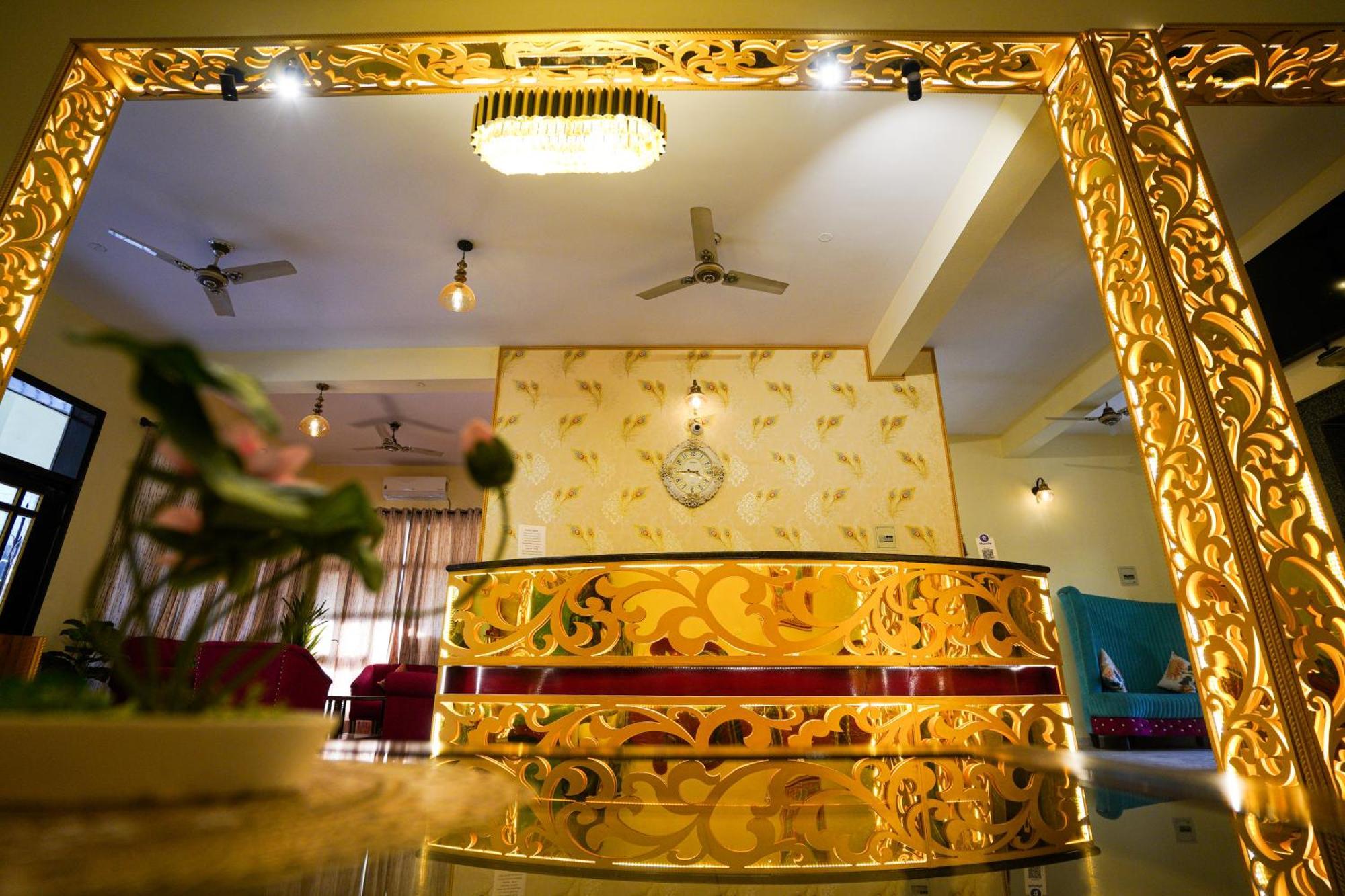 Hotel Neeraj Bhawan- Triveni Ghat Rishīkesh 外观 照片