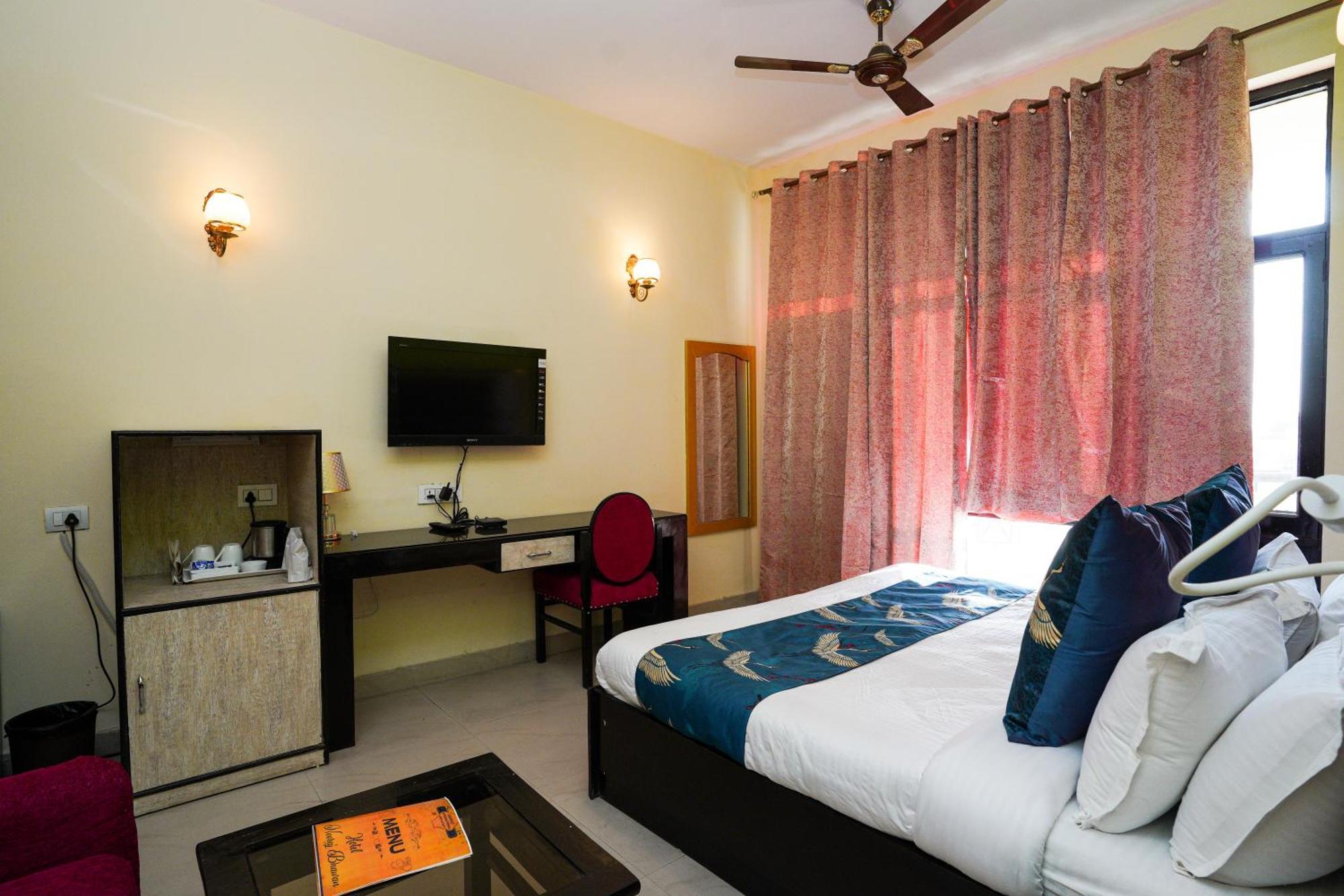 Hotel Neeraj Bhawan- Triveni Ghat Rishīkesh 外观 照片