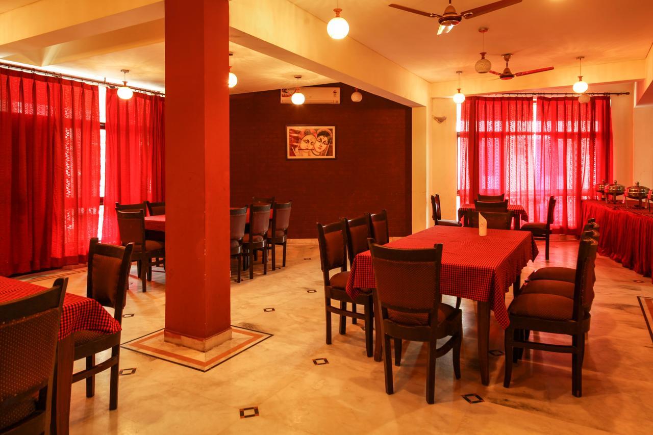 Hotel Neeraj Bhawan- Triveni Ghat Rishīkesh 外观 照片