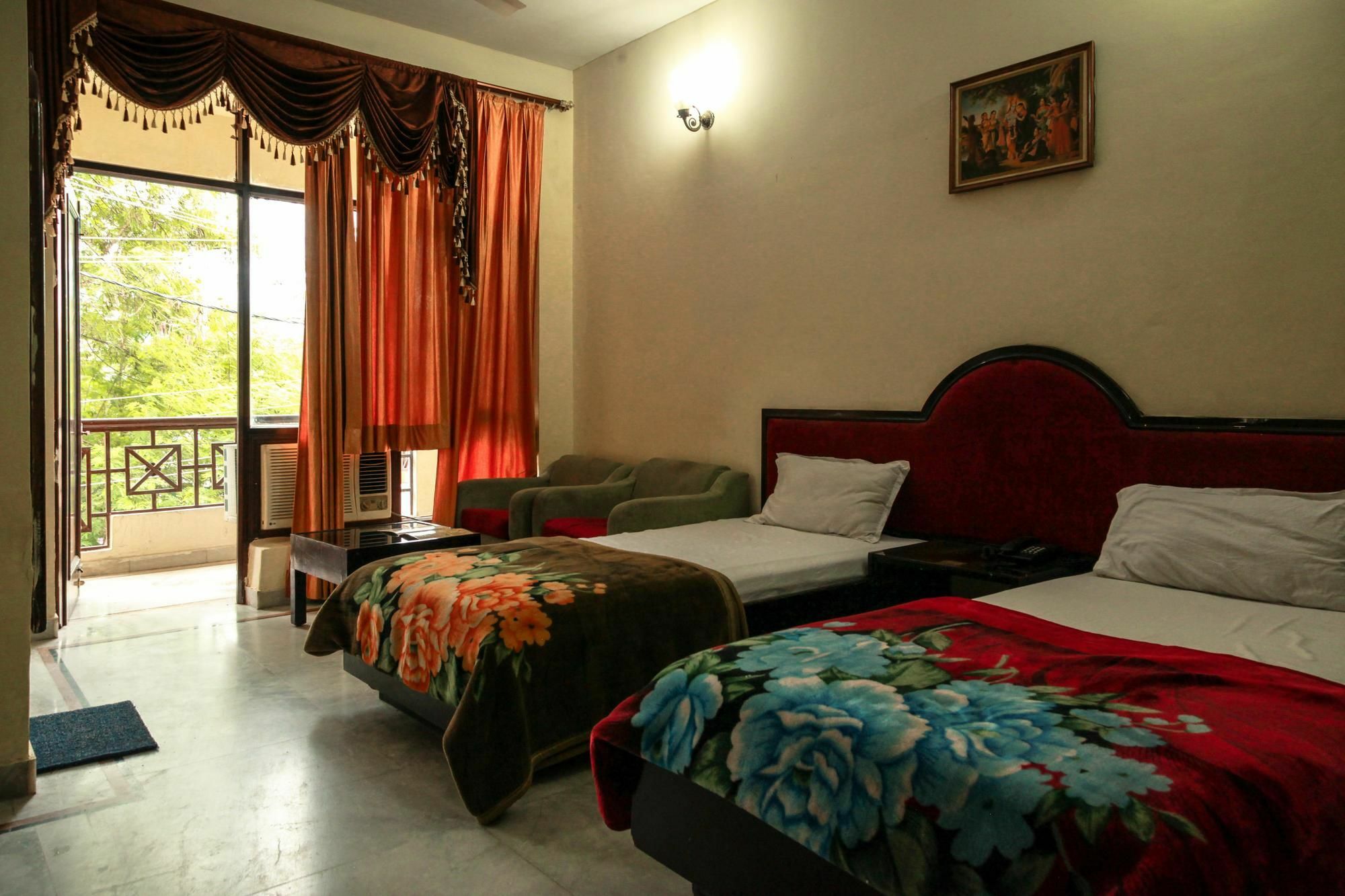 Hotel Neeraj Bhawan- Triveni Ghat Rishīkesh 外观 照片